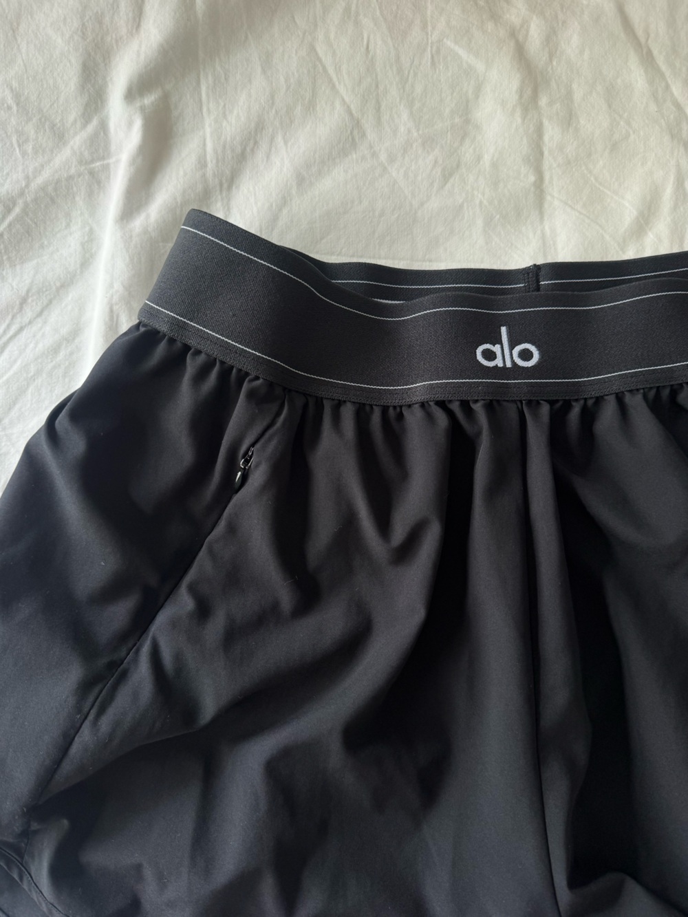 Alo Match Point Short - Picture 2 of 3